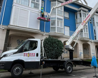 Trabajos en altura con camión grúa con cesta: ventajas frente al andamio tradicional